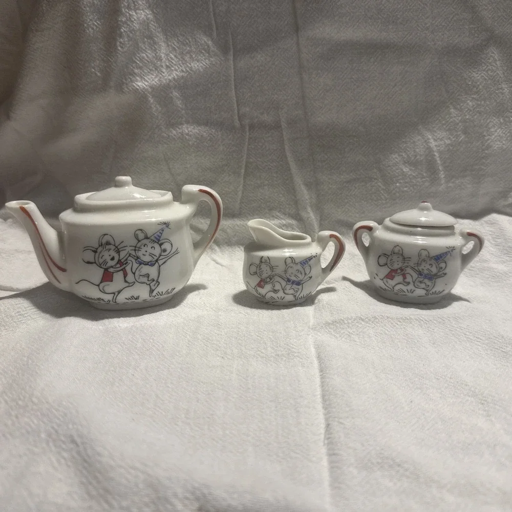 Child's‎ Tea set Dancing Mice Motif (vintage) Teapot,creamer,sugar,2cups&saucers